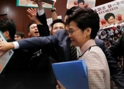 اخلال نمایندگان معترض مجلس در سخنرانی فرماندار هنگ کنگ