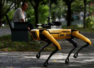 فاصله اجتماعی در سنگاپور با ربات اسپات
