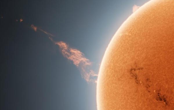 یک عکاس نجومی تصویری تماشایی از فوران بزرگ خورشید ثبت کرد